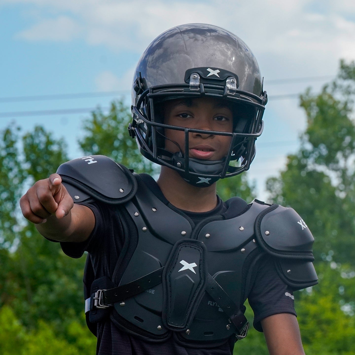 player wearing a grey x2e helmet