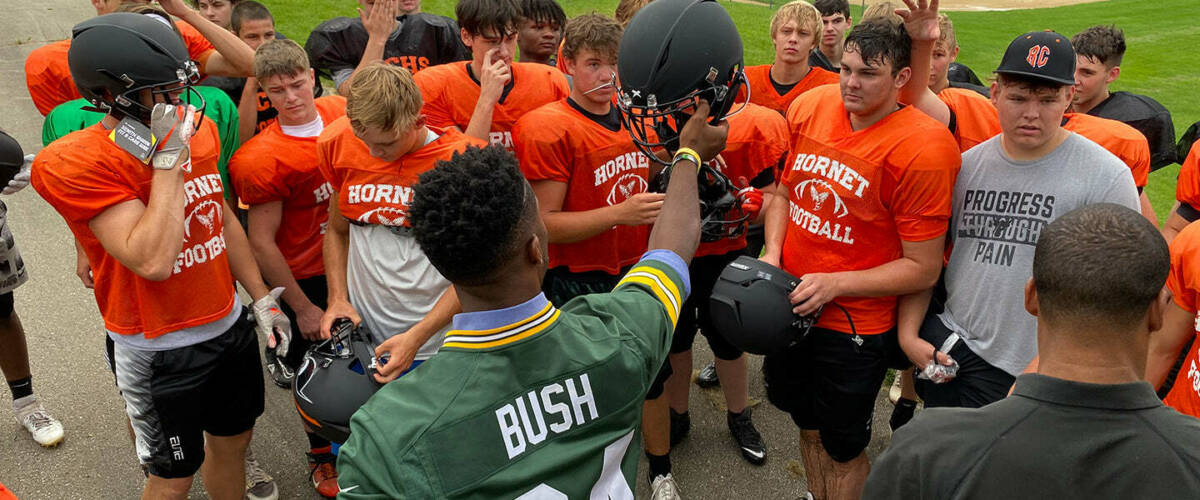 Packers, American Family Insurance donate new Xenith helmets to 10 high  school football teams In Wisconsin